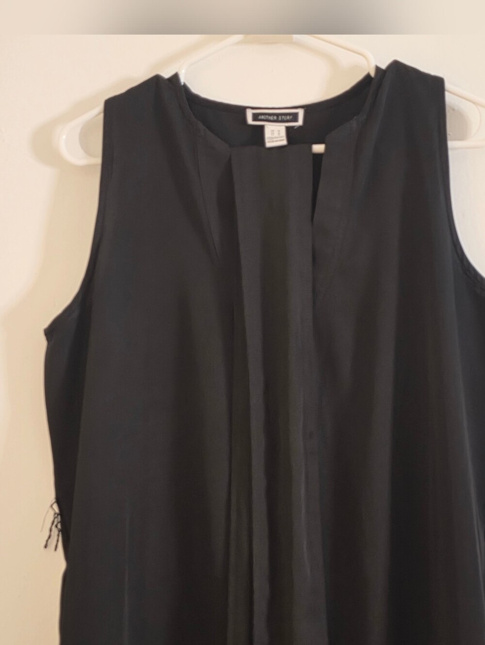 Another Story Sleeveless Dress With Belt - Picture 5 of 7